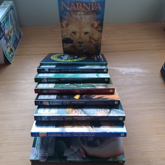 The Chronicles of Narnia 8-Book Box Set + Trivia Book by C.S. Lewis - Picture 2 of 8